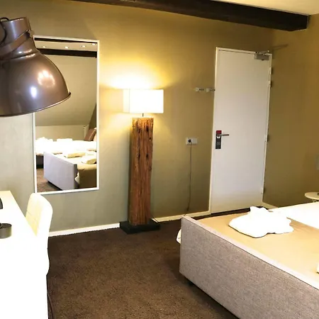 Saillant Centre - Auping Partner ホテル 3*